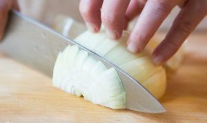 how-to-chop-onion-800-dm